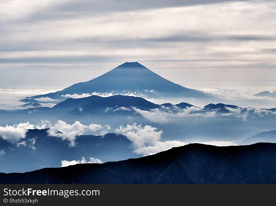 Sky, Cloud, Atmosphere, Mountain