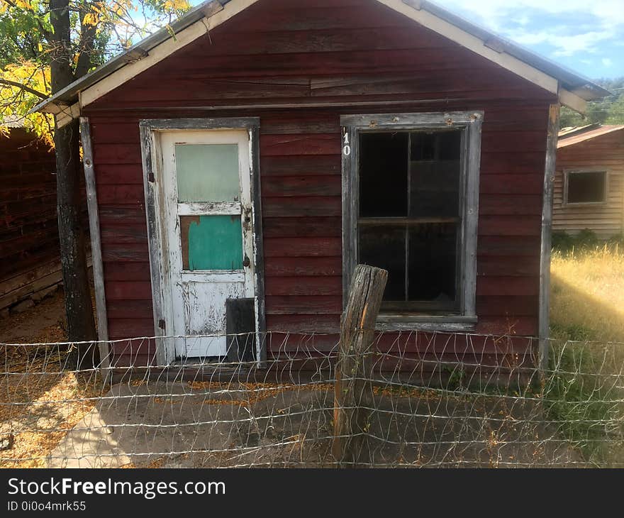 A shack from the 1930s on Main Street in Payson, AZ. A shack from the 1930s on Main Street in Payson, AZ