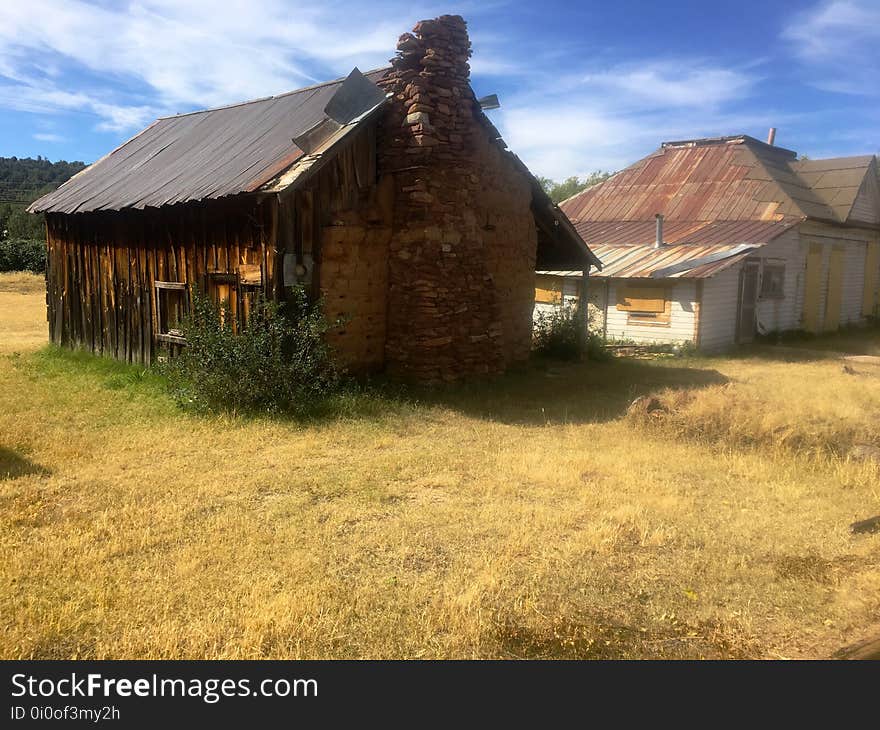 Historic house in Payson, AZ from 1880s. The sign said they used adobe mud for walls to &quot;keep in being burned down by Indians&quot; Learn more www.steelcactus.com/MUDHOUSE.html. Historic house in Payson, AZ from 1880s. The sign said they used adobe mud for walls to &quot;keep in being burned down by Indians&quot; Learn more www.steelcactus.com/MUDHOUSE.html