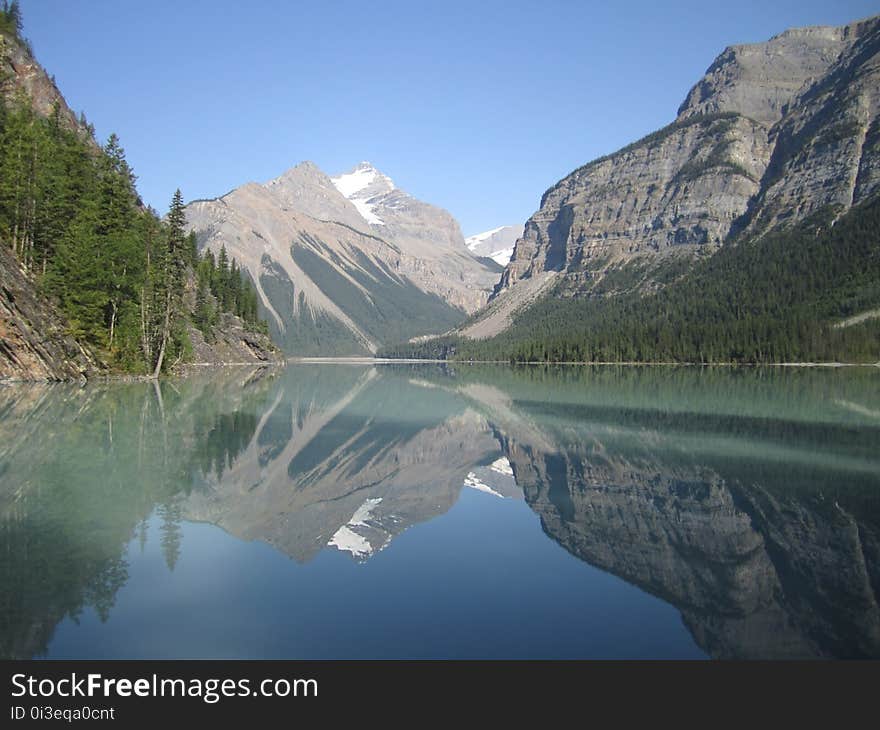 Le mont Robson &#x28;ou pic Robson&#x29; est le point culminant des Rocheuses canadiennes. Il est entièrement situé à l&#x27;intérieur du parc provincial du Mont Robson, en Colombie-Britannique. Le mont Robson est souvent assimilé au point culminant de la Colombie-Britannique, mais ce titre revient au mont Fairweather. Le mont Robson a été baptisé en 1915 par Colin Robertson, un employé de la compagnie de la Baie d&#x27;Hudson. Le mont Robson &#x28;ou pic Robson&#x29; est le point culminant des Rocheuses canadiennes. Il est entièrement situé à l&#x27;intérieur du parc provincial du Mont Robson, en Colombie-Britannique. Le mont Robson est souvent assimilé au point culminant de la Colombie-Britannique, mais ce titre revient au mont Fairweather. Le mont Robson a été baptisé en 1915 par Colin Robertson, un employé de la compagnie de la Baie d&#x27;Hudson.