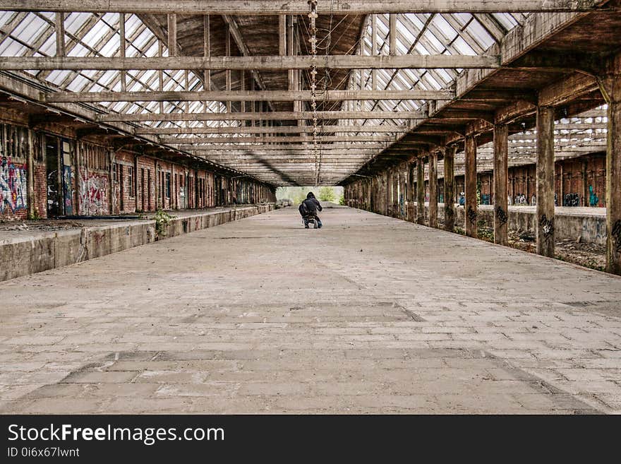 Lost Place, Concourse, Old