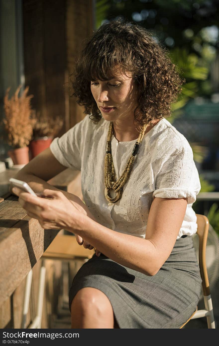 Hair, Sitting, Hairstyle, Girl