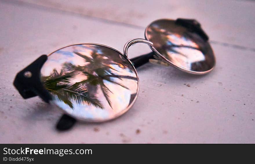 Sunglass Reflection