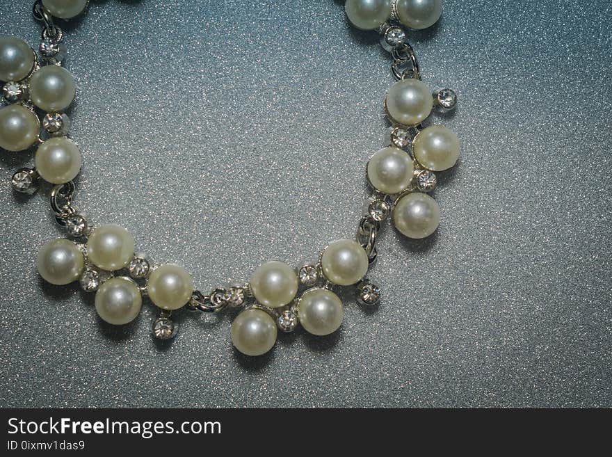 Fashion fake pearl bracelet