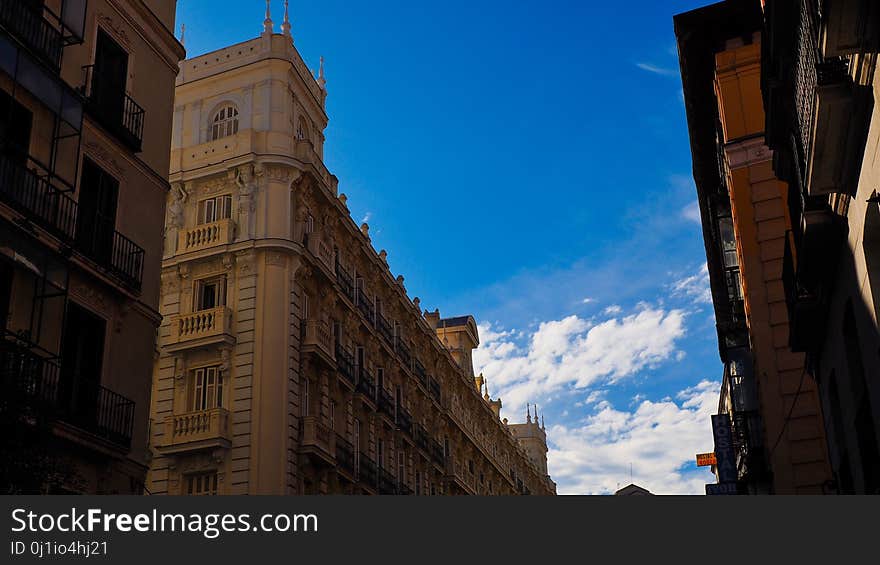 Sky, Building, Landmark, Town