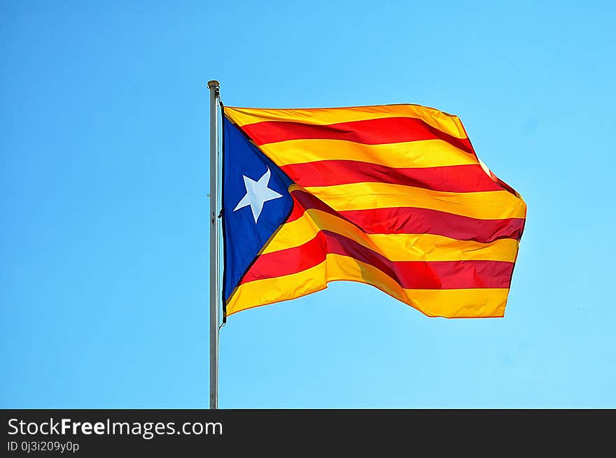 Flag, Sky, Wind