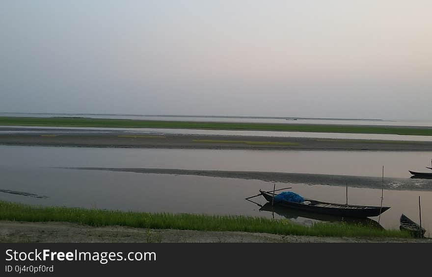 Waterway, Sky, Aviation, Wetland