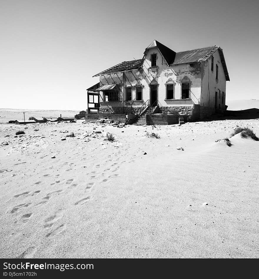 Black And White, Sky, Monochrome Photography, House