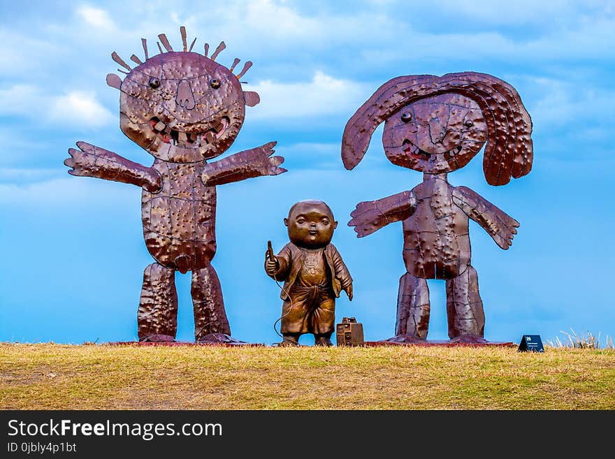 Sky, Tree, Grass, Statue