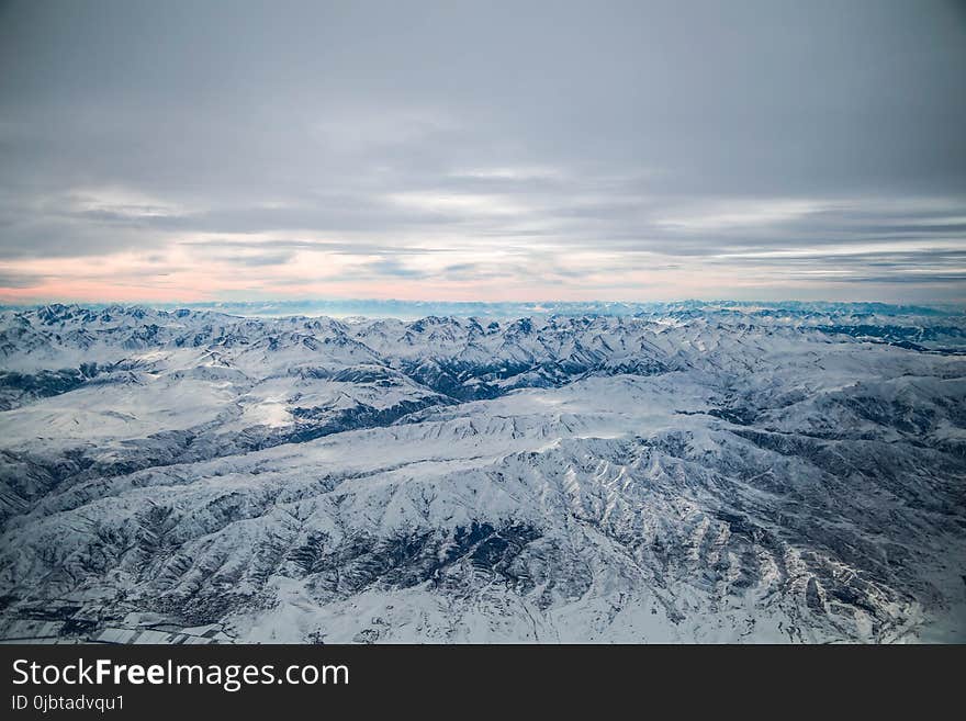 Snowfield over Horizon