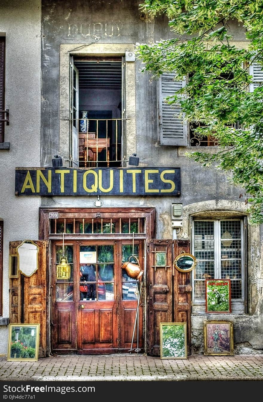 Antiquites Signage