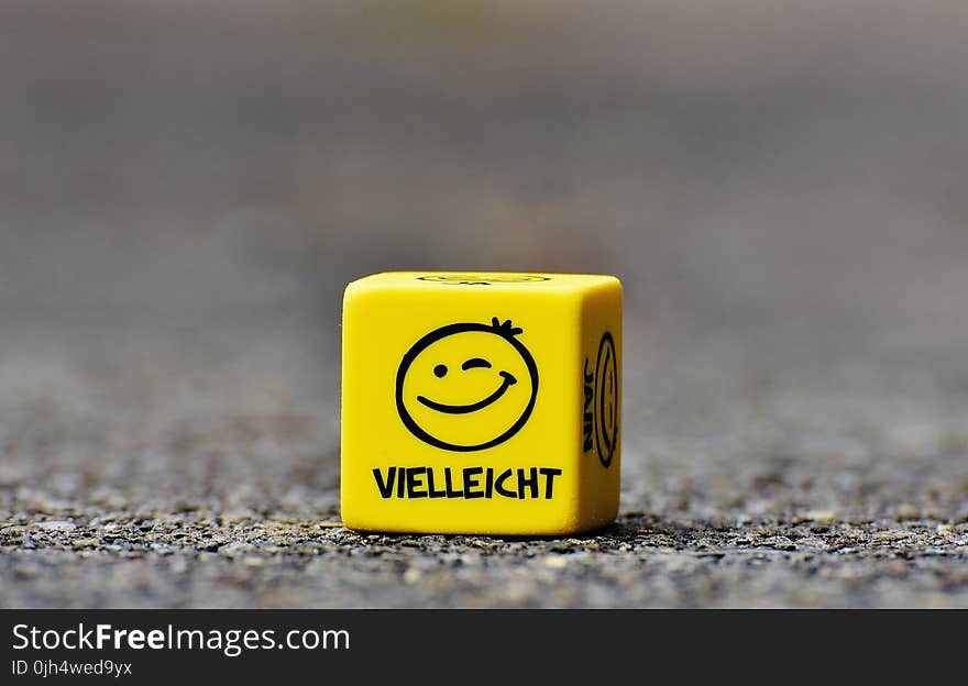 Yellow Vielleicht Dice