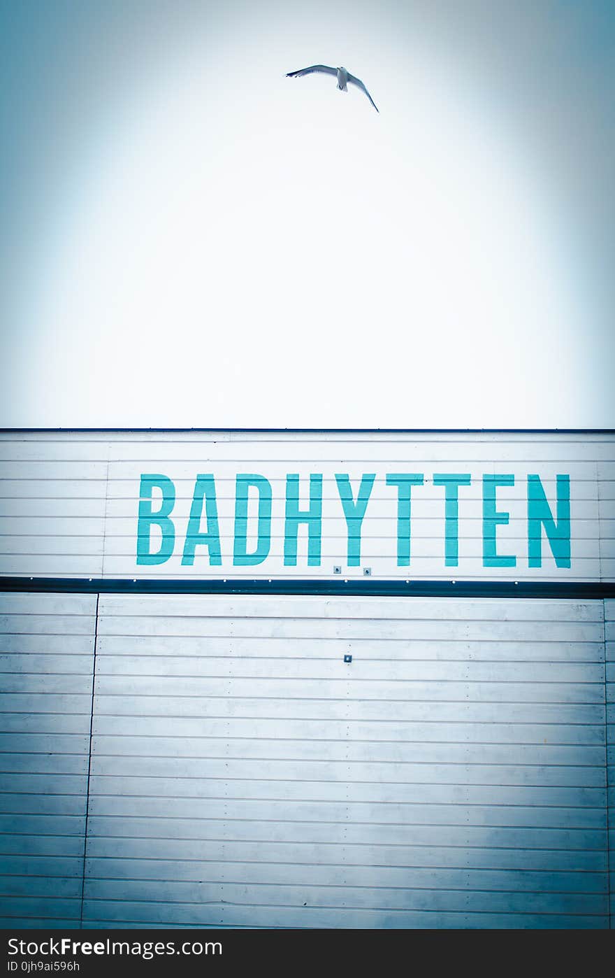 Badhytten Signage