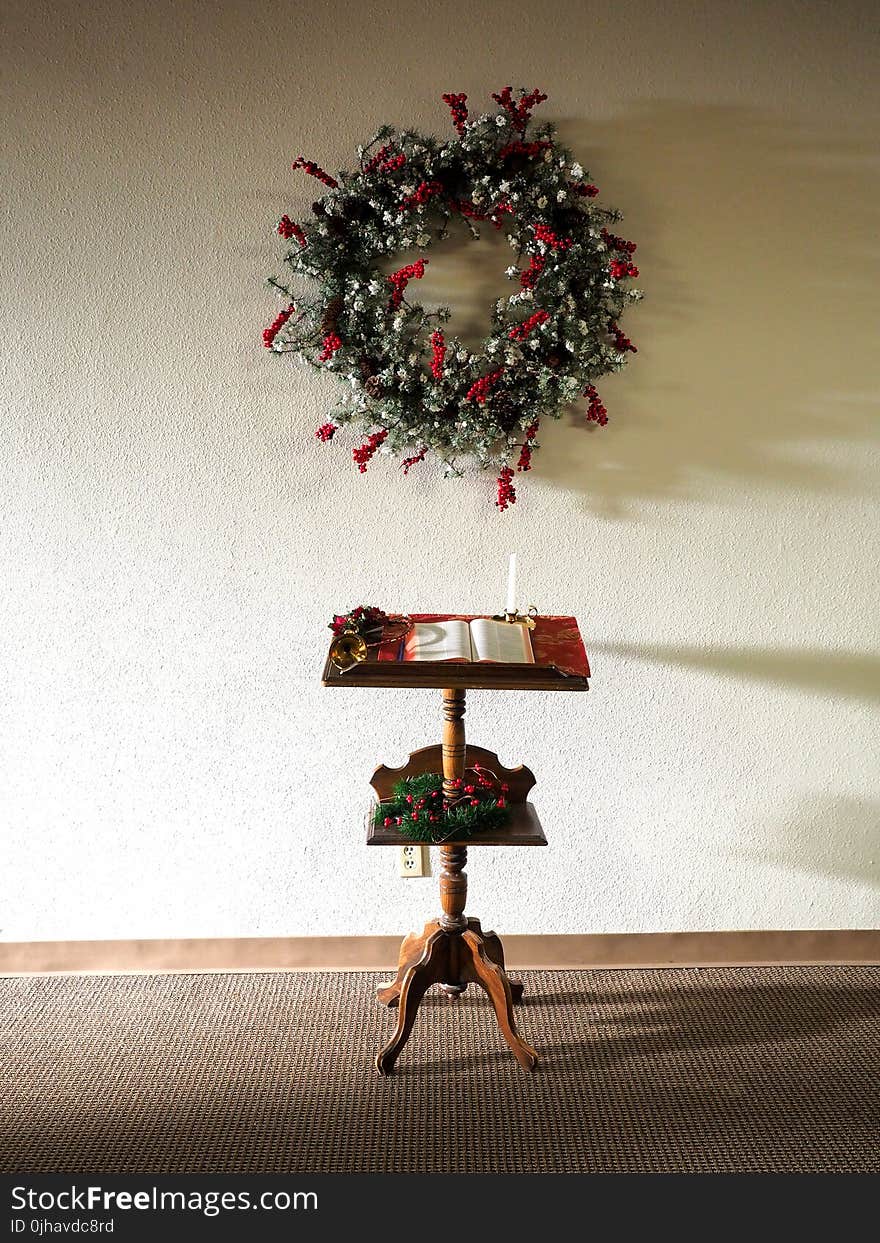 Brown Wooden 2-layer Book Rack