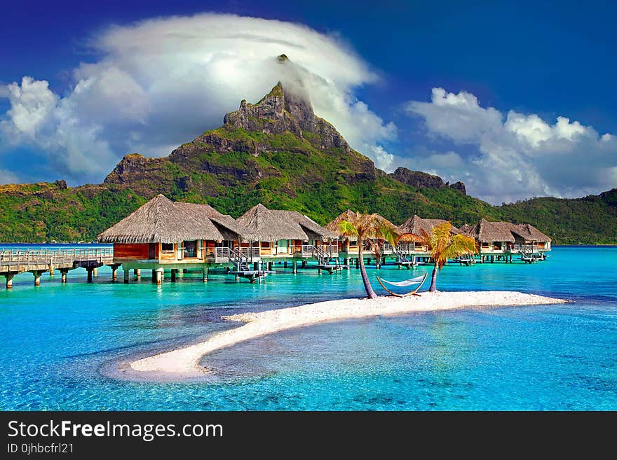 Cottages In The Middle Of Beach