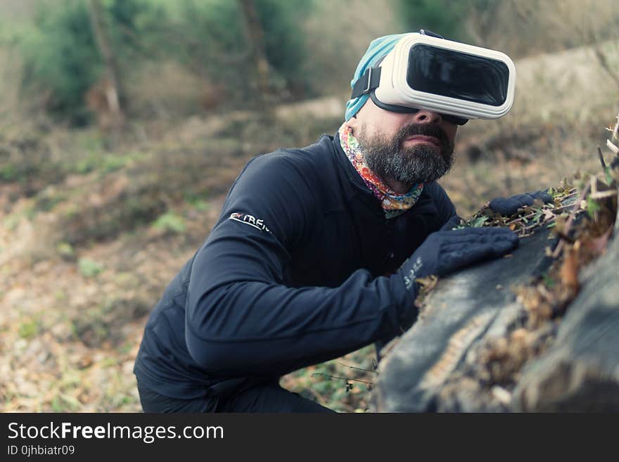 Man in Black Sweatshirt With Vr