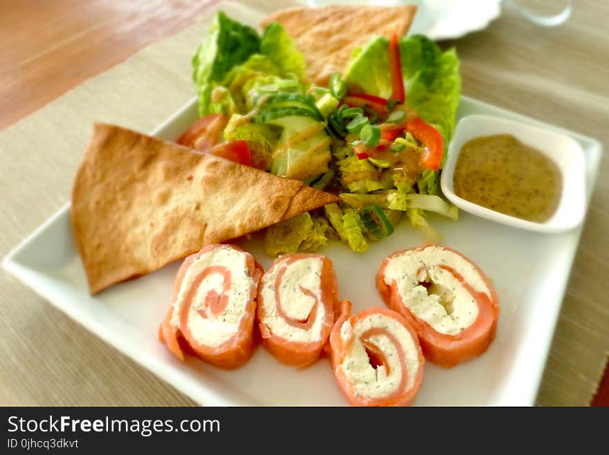 Vegetable Salad With Flat Bread