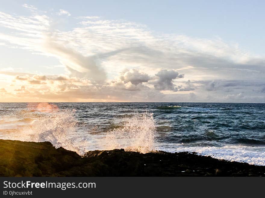 Crushing Waves on Rocks