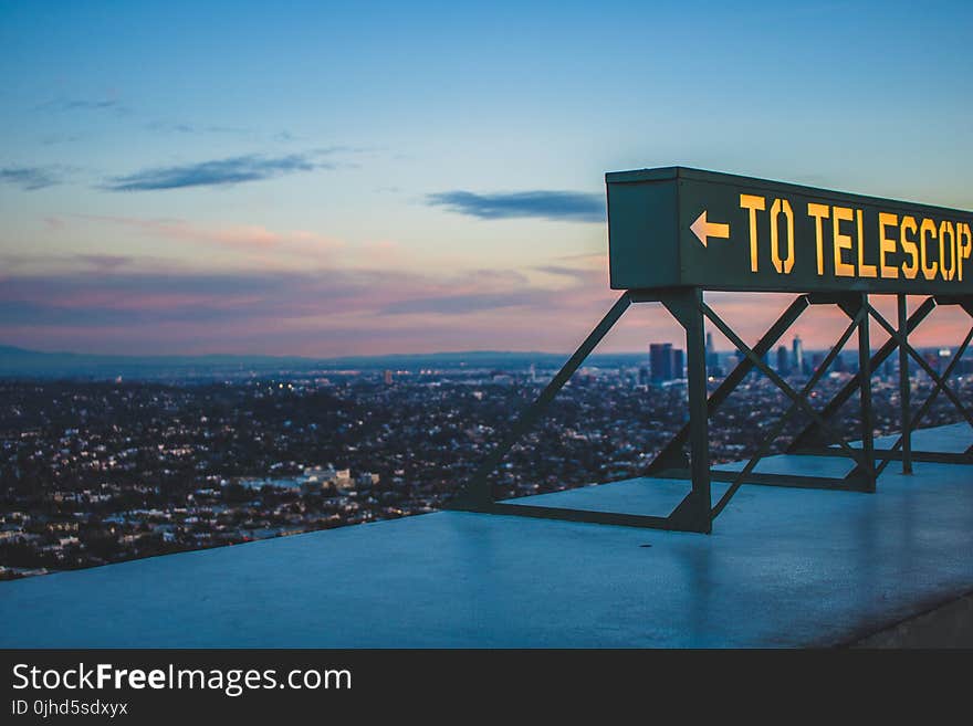 To Telescope Signage