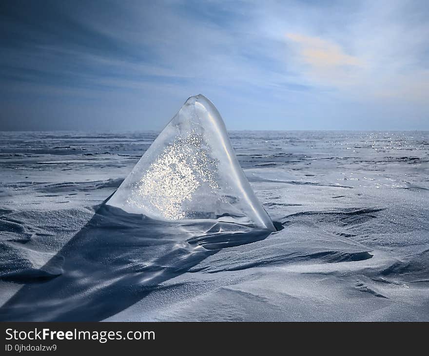 Triangular Ice in Sand