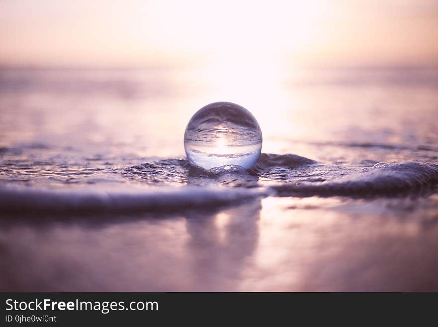 Tilt Shift Lens Photography of Water Droplet