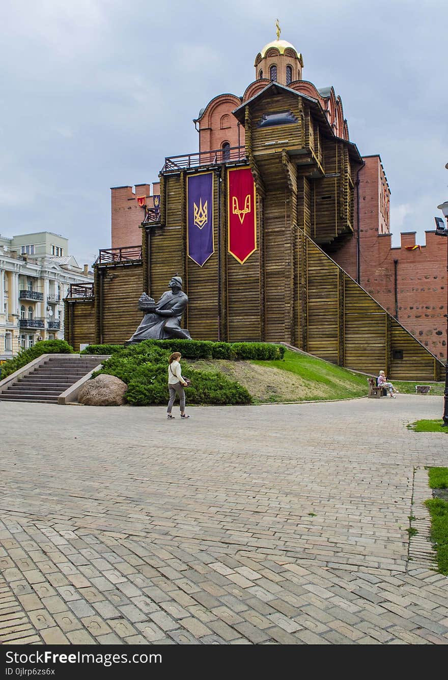 Landmark, Wall, Town, Sky