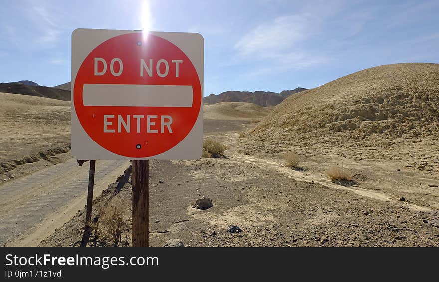 Red and White Do Not Enter Signage