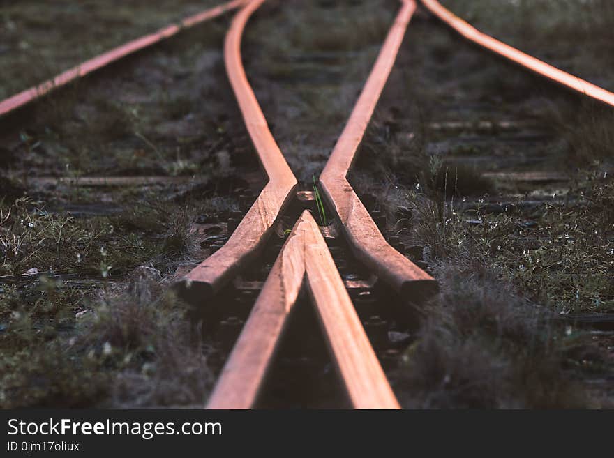 Selective-focus Photography of Train Rail