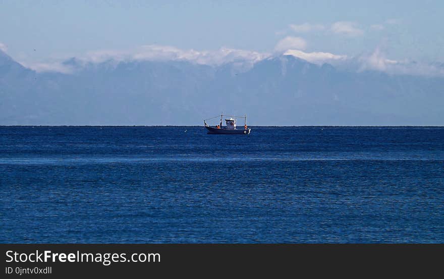 Sea, Horizon, Waterway, Coastal And Oceanic Landforms