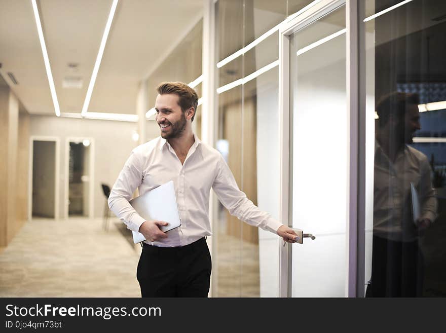 Men&#x27;s White Dress Shirt