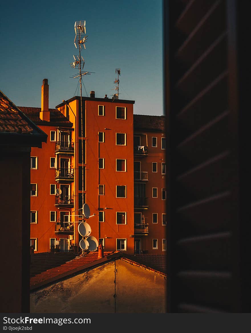 Sky, Building, Architecture, Urban Area