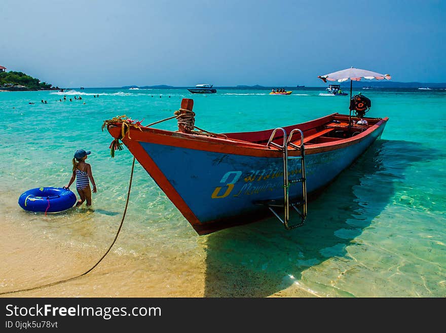 Photo of Boat on Seashore