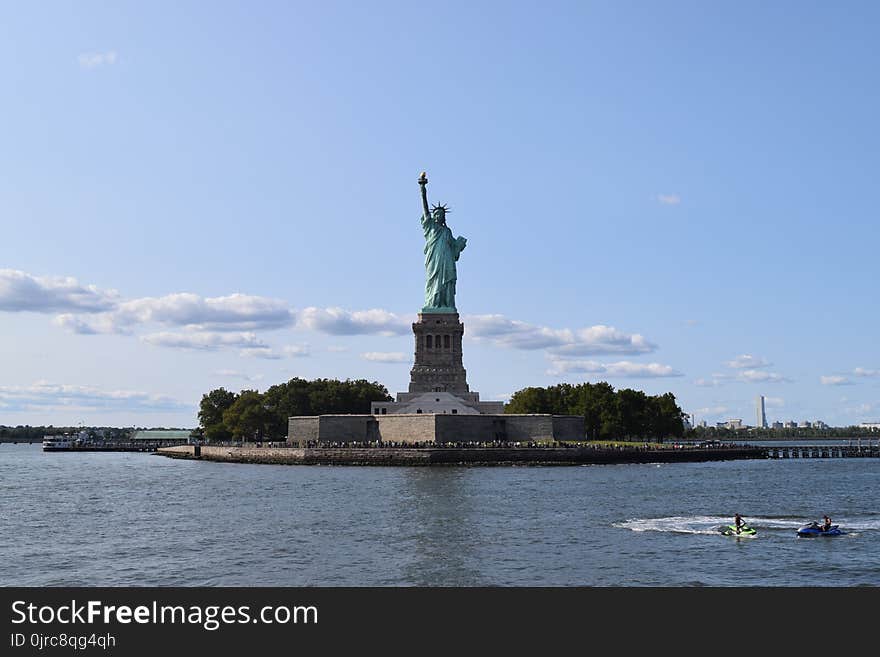 Monument, Landmark, Statue, Sky