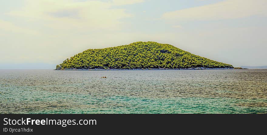 Sea, Coastal And Oceanic Landforms, Sky, Island