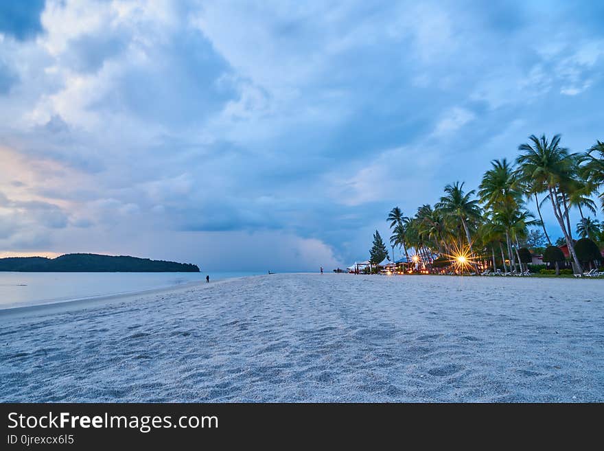 Sky, Sea, Coastal And Oceanic Landforms, Horizon