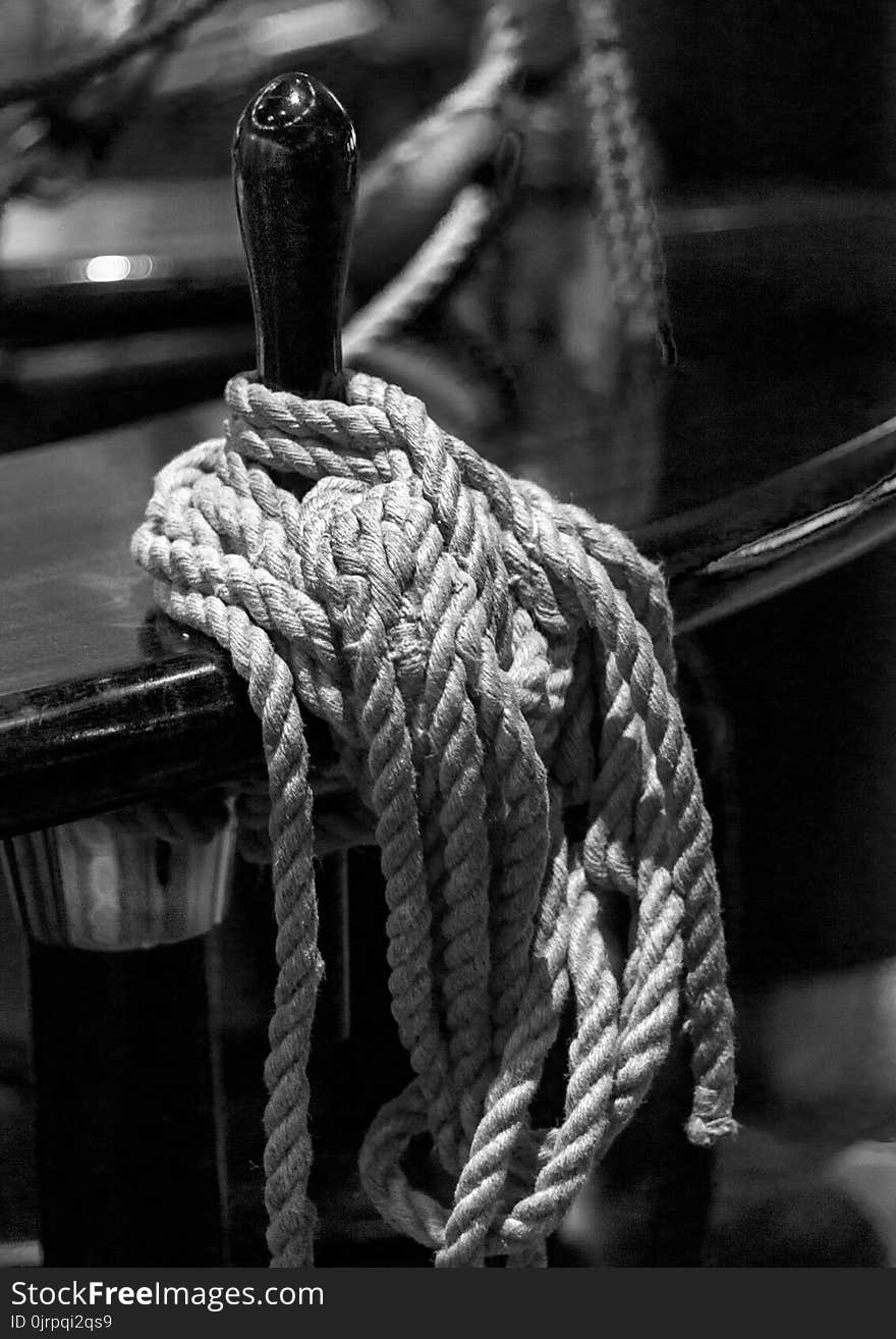 Grayscale Rope