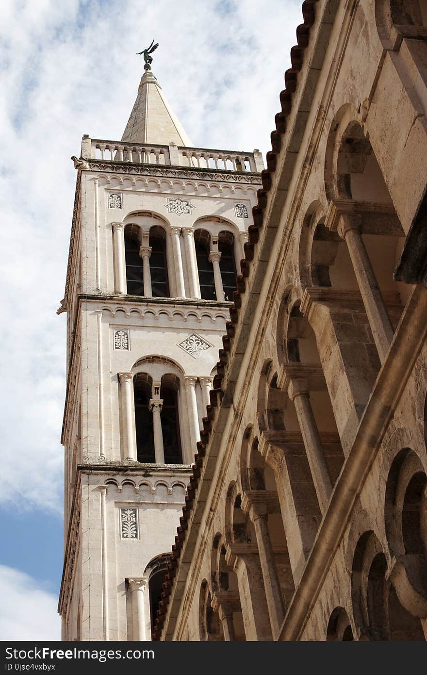 Landmark, Building, Sky, Medieval Architecture