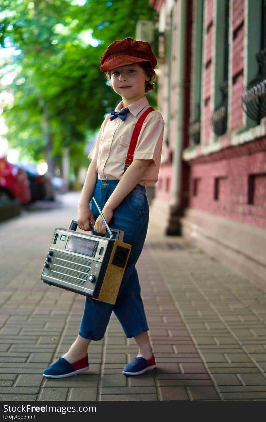 Clothing, Shoulder, Snapshot, Standing