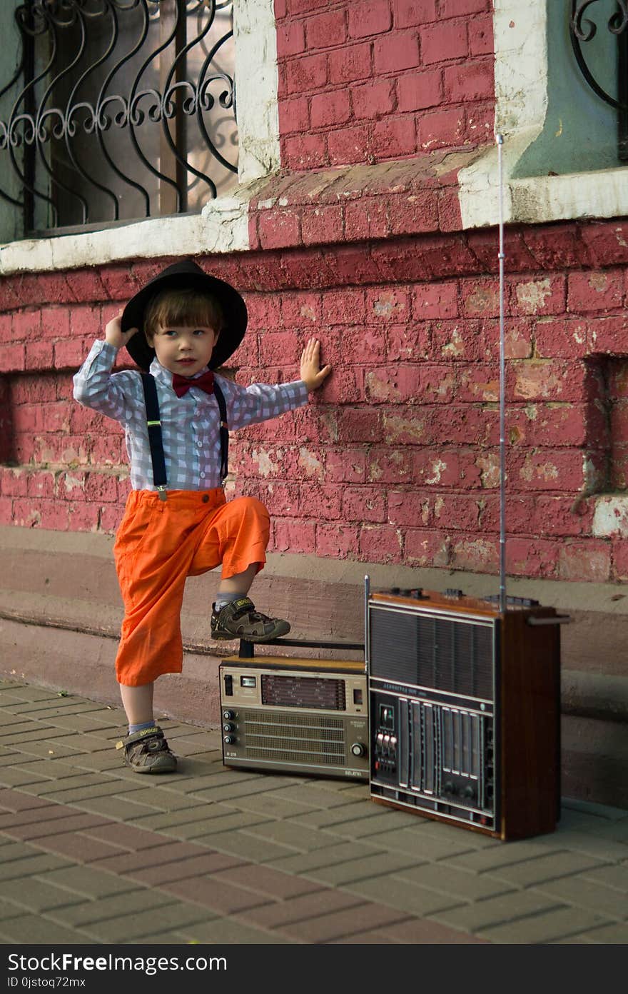 Wall, Child, Girl, Recreation