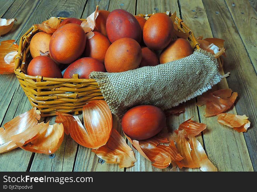 Easter eggs and peel bulbs