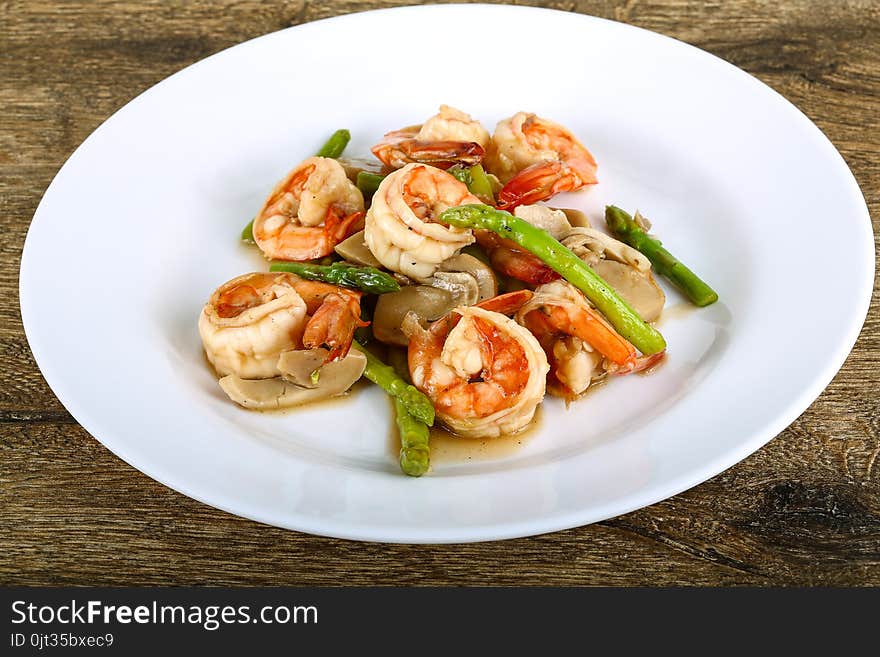 Shrimp and asparagus