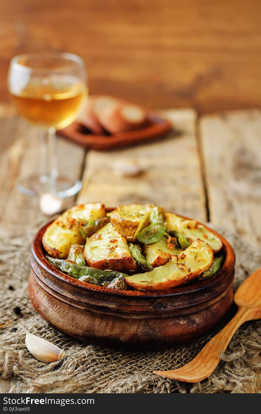 Garlic herb roasted potatoes and green beans