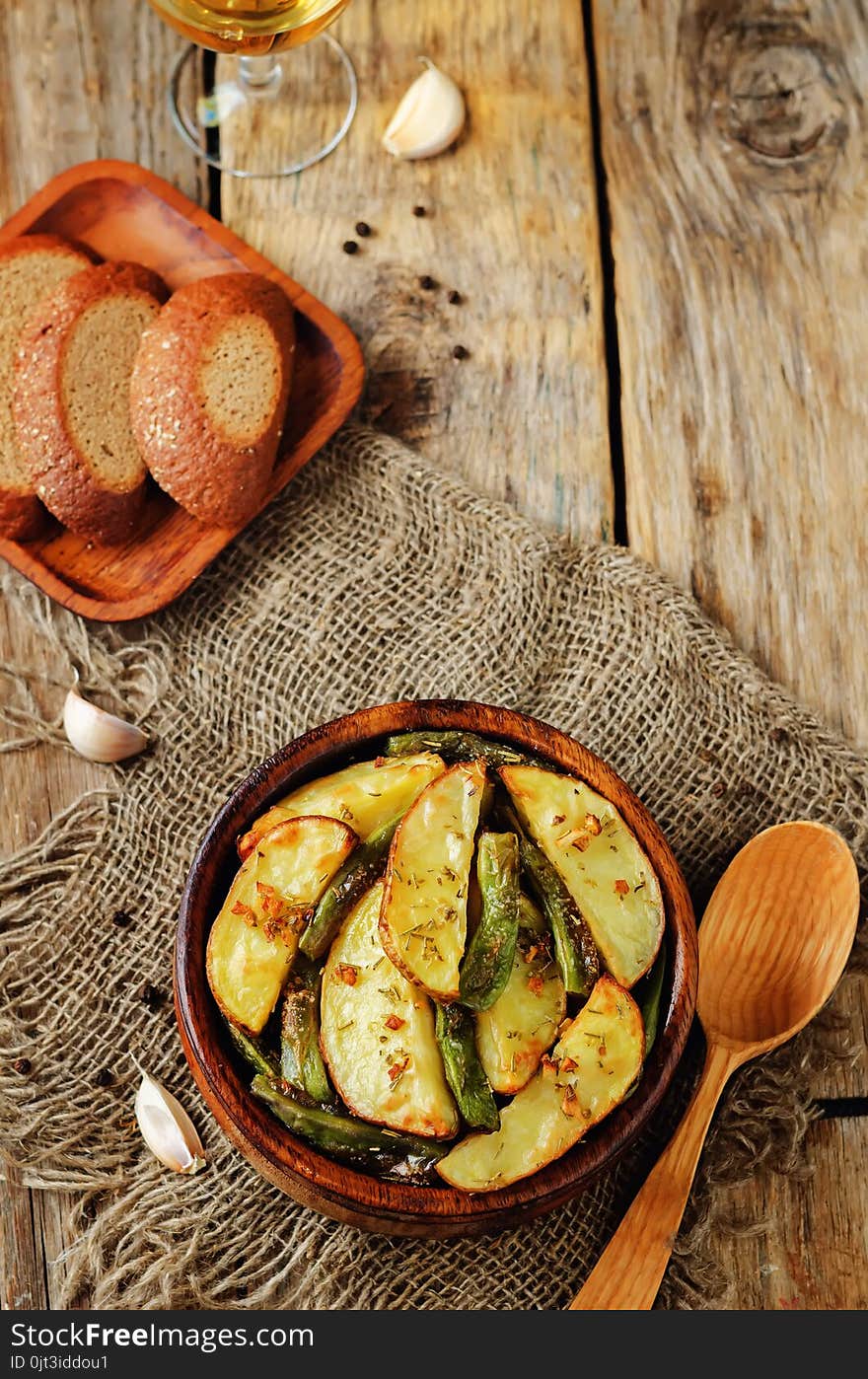 Garlic herb roasted potatoes and green beans. toning