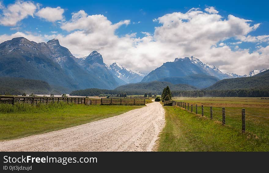 Snow-capped mountains in Mount Aspiring National Park, New Zealand