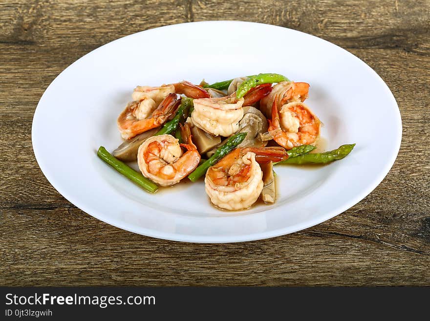 Shrimp and asparagus