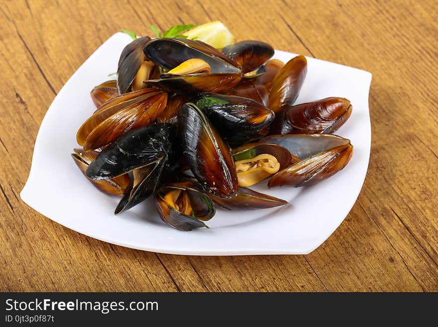 Boiled mussels