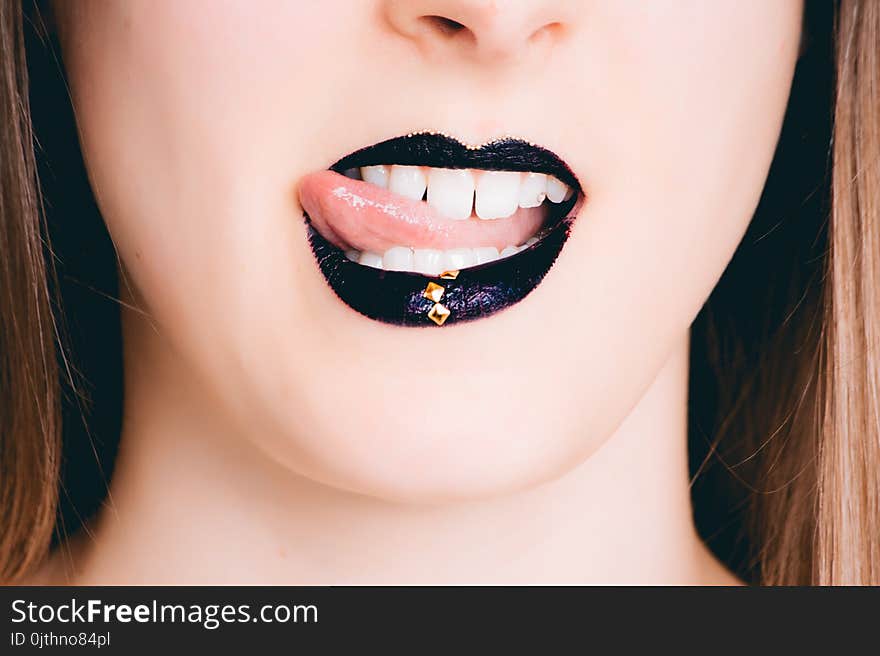 Woman Black Lips