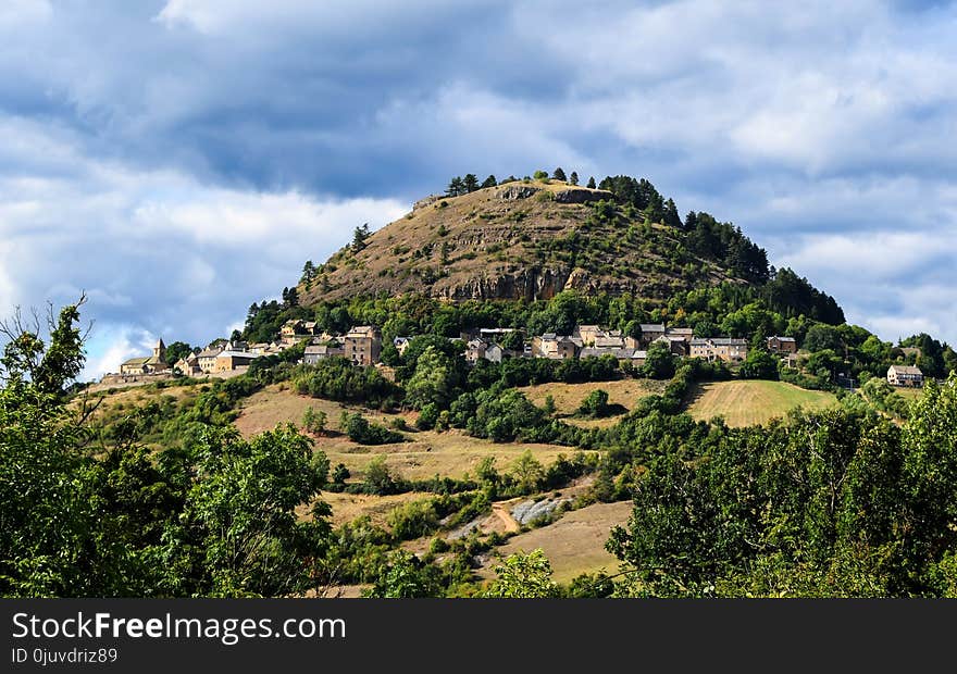 Sky, Mountainous Landforms, Hill, Vegetation