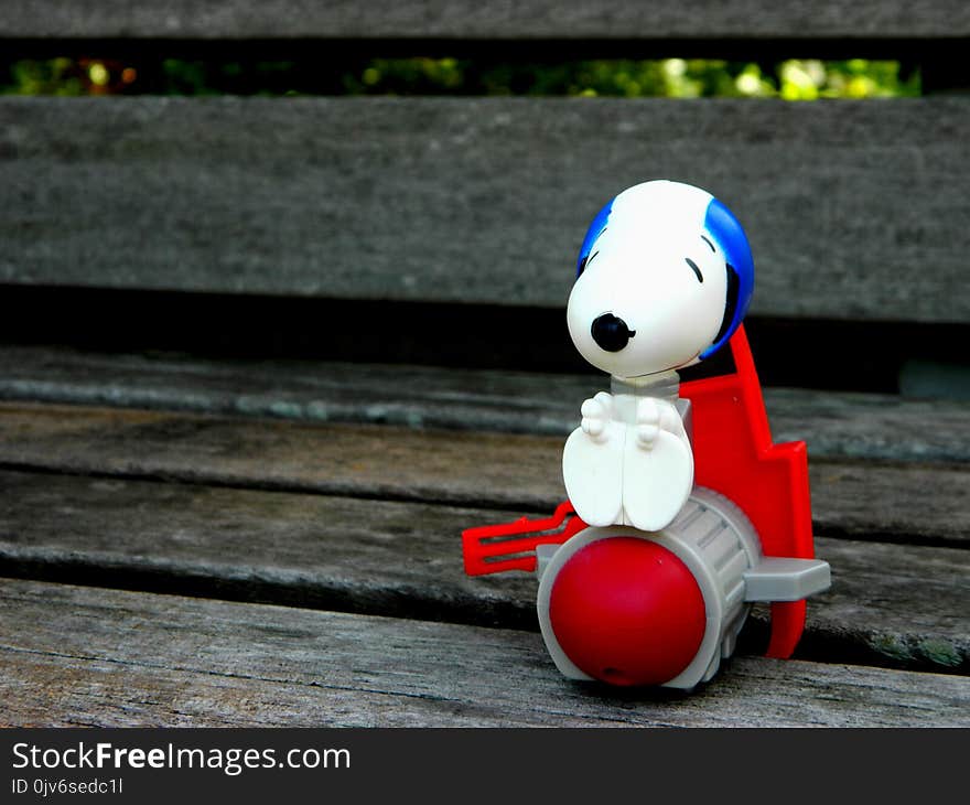 White Snoopy Plastic Figure