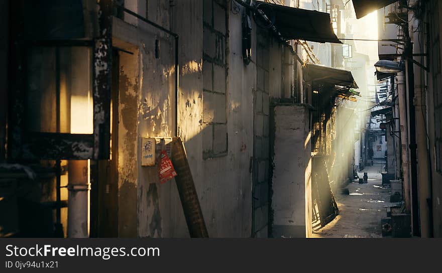 SUNSHINE IN HUTONG